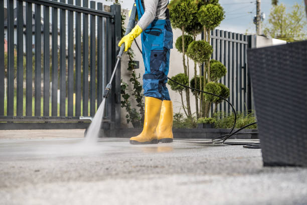 Best Pool Deck Cleaning  in Munsons Corners, NY